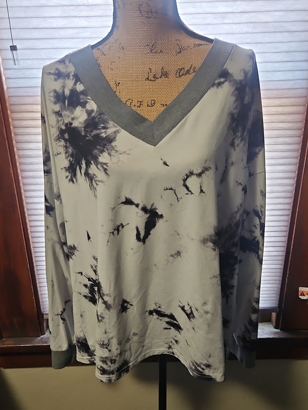 Gray and Black Tie-Dye V-Neck Long Sleeve Top